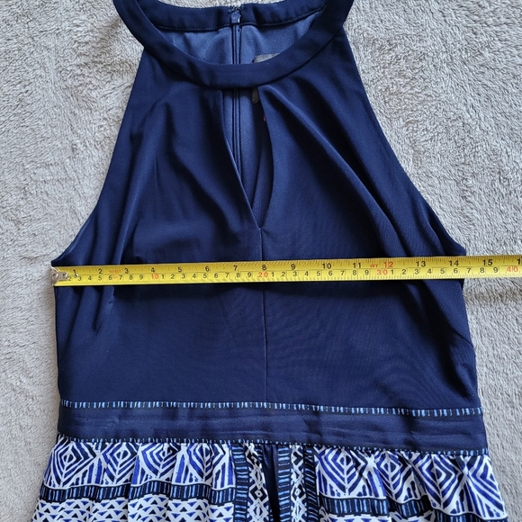 Vince Camuto geometric pattern halter maxi dress size 8 - Picture 8 of 12